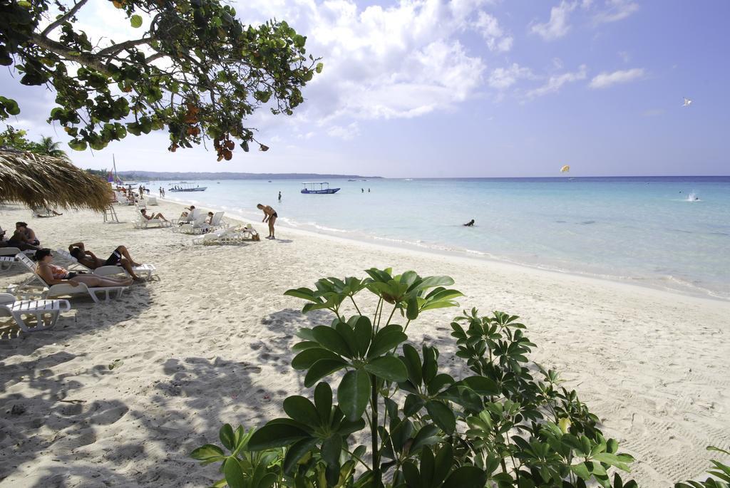 Hotel Foote Prints On The Sands 3*