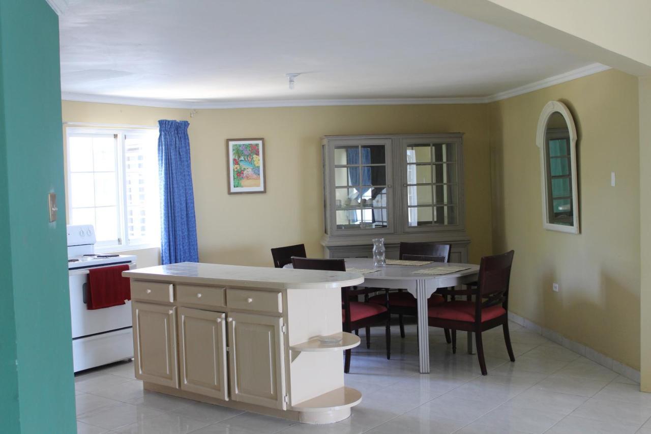 Beachcomber Club Resort 3*