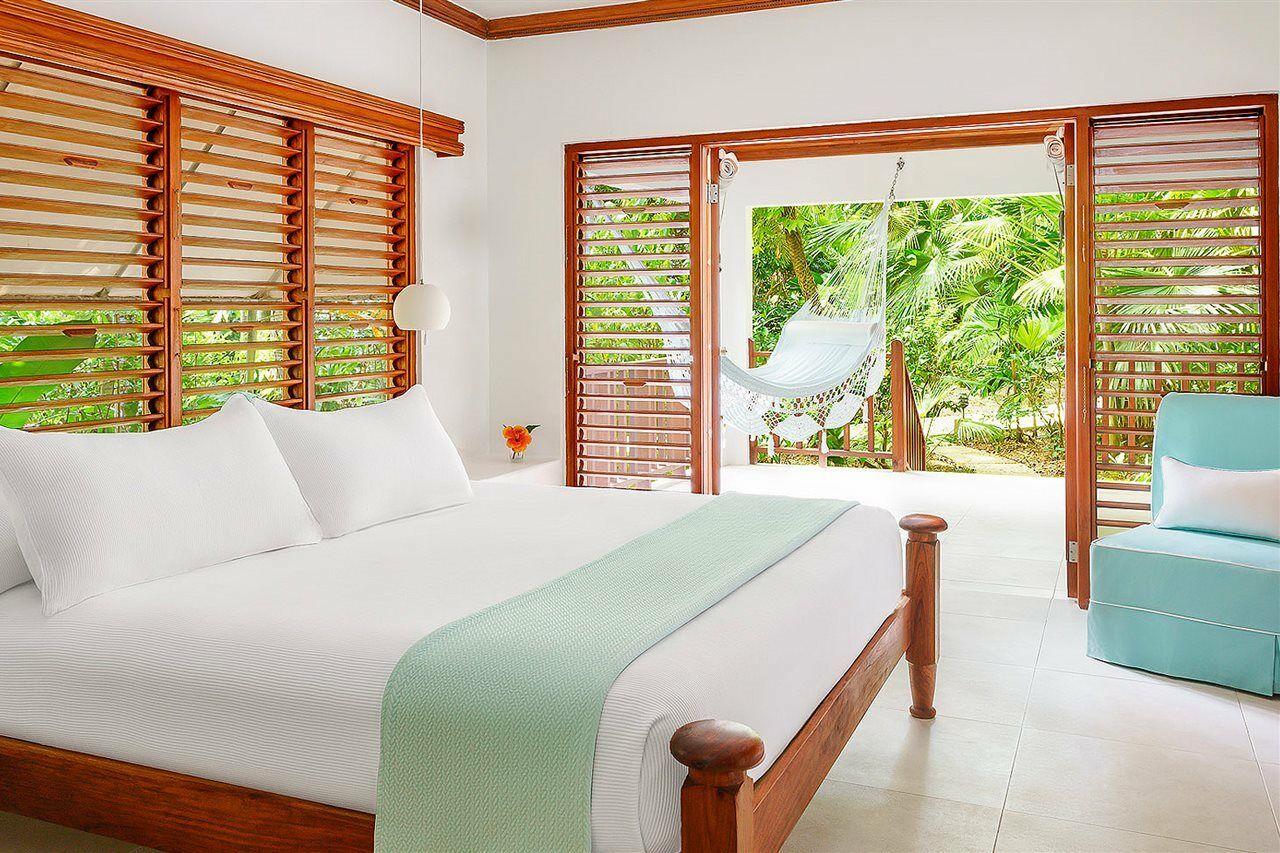 Resort Couples Swept Away (adults Only) 5*