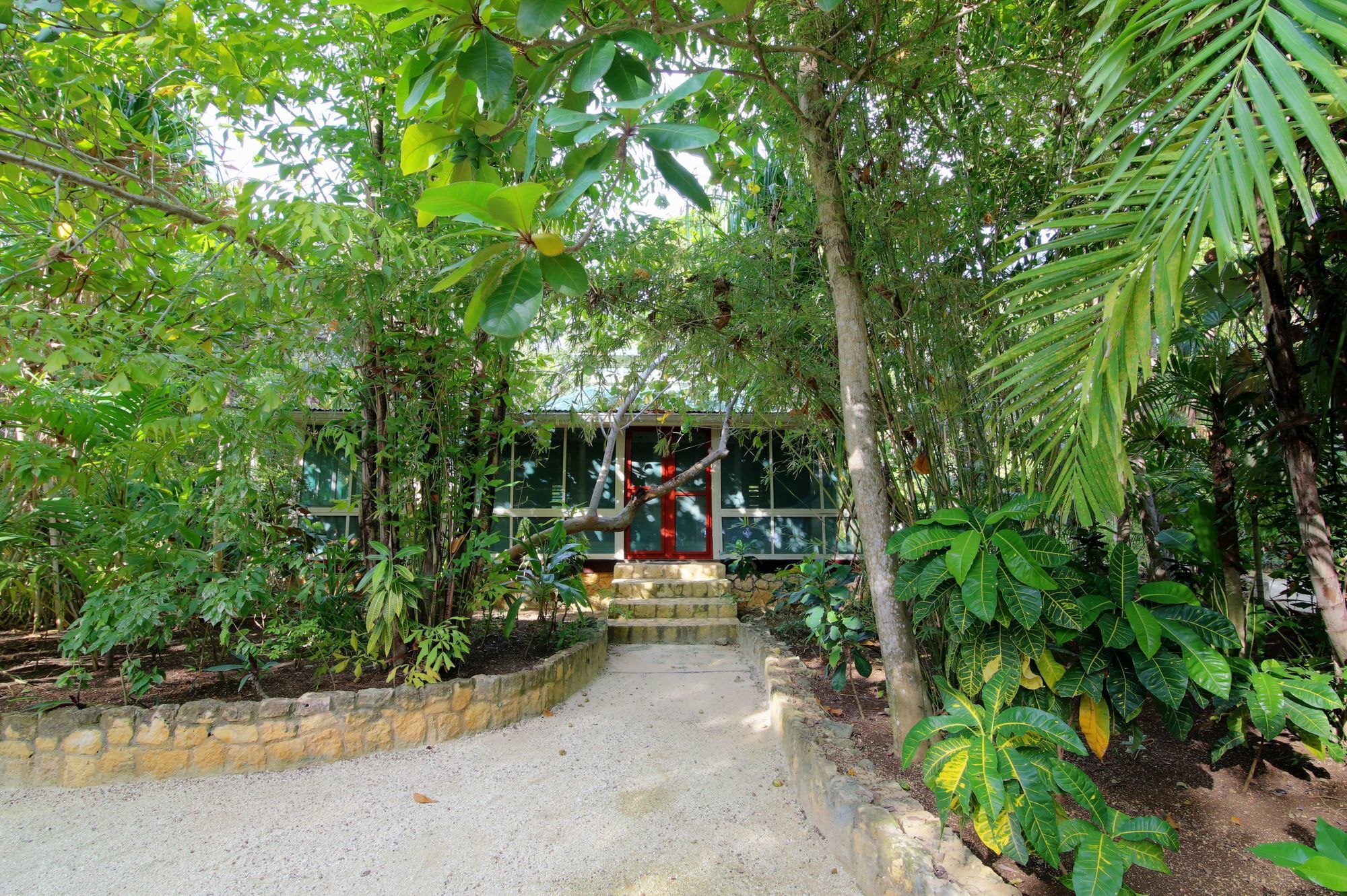 Tingalayas Retreat Hotel Negril