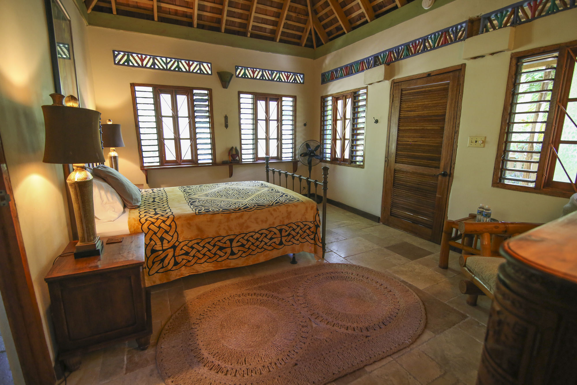Hotel Tingalayas Retreat
