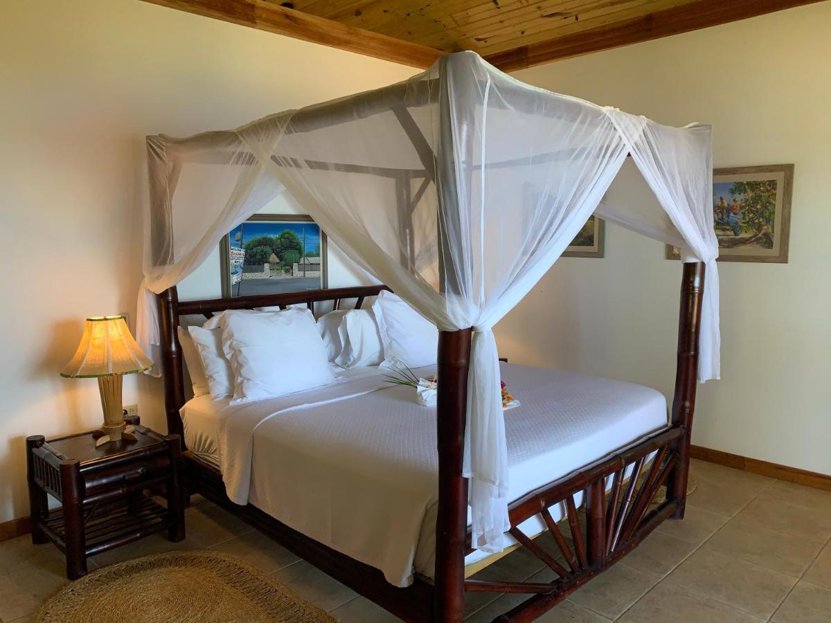 Tensing Pen Negril