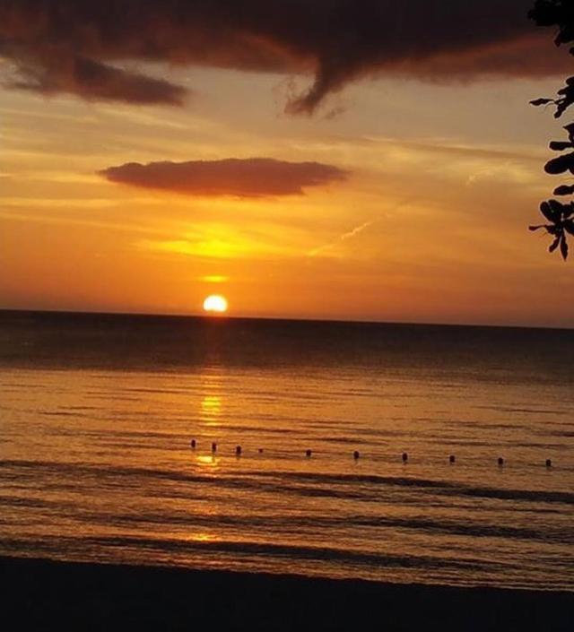Coral Seas Hotel 2*