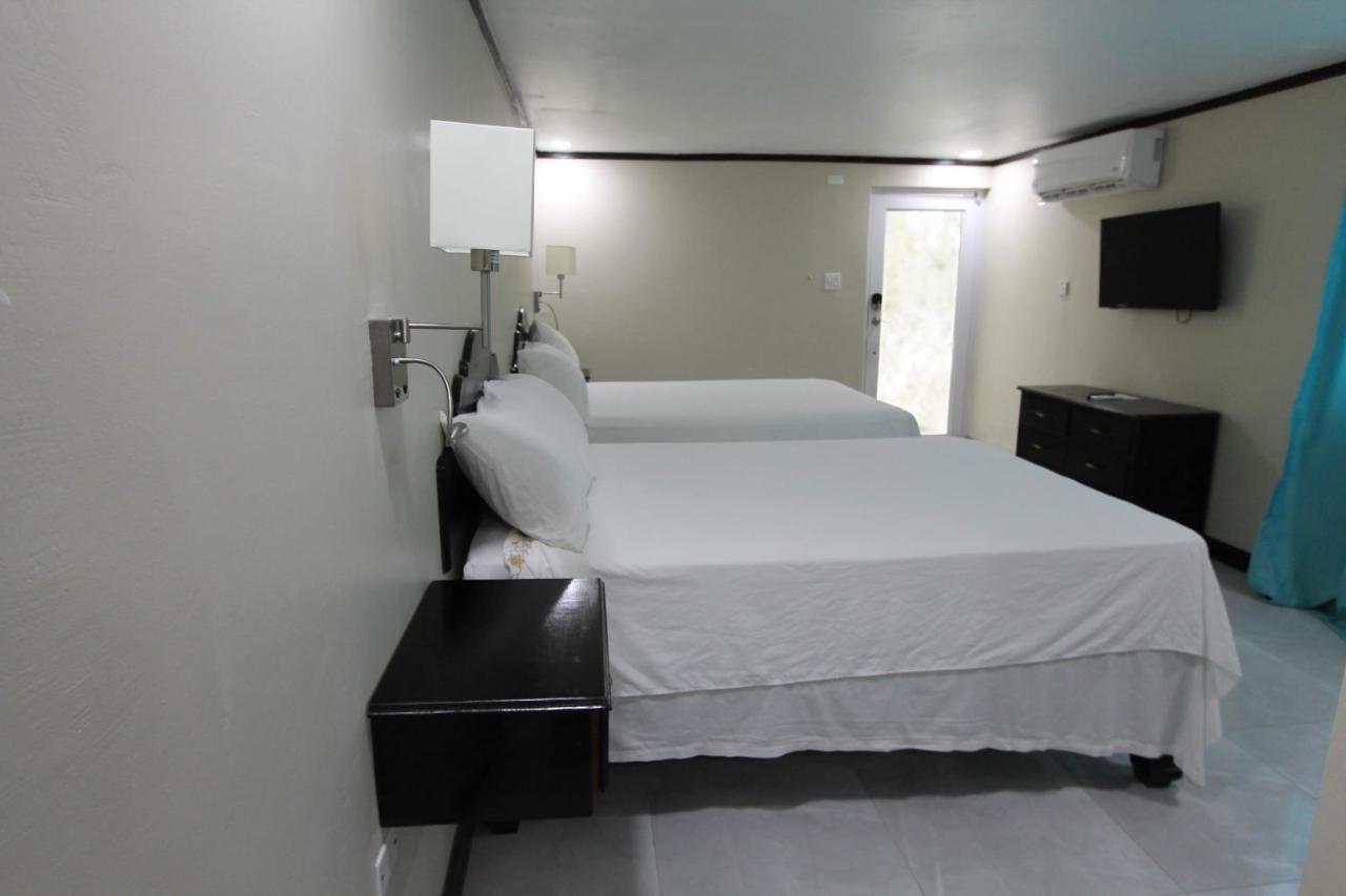 Aparthotel And Blue Seas 3*