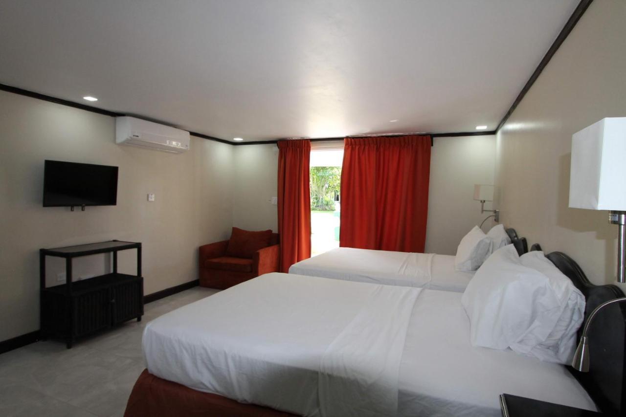 And Blue Seas Aparthotel 3*