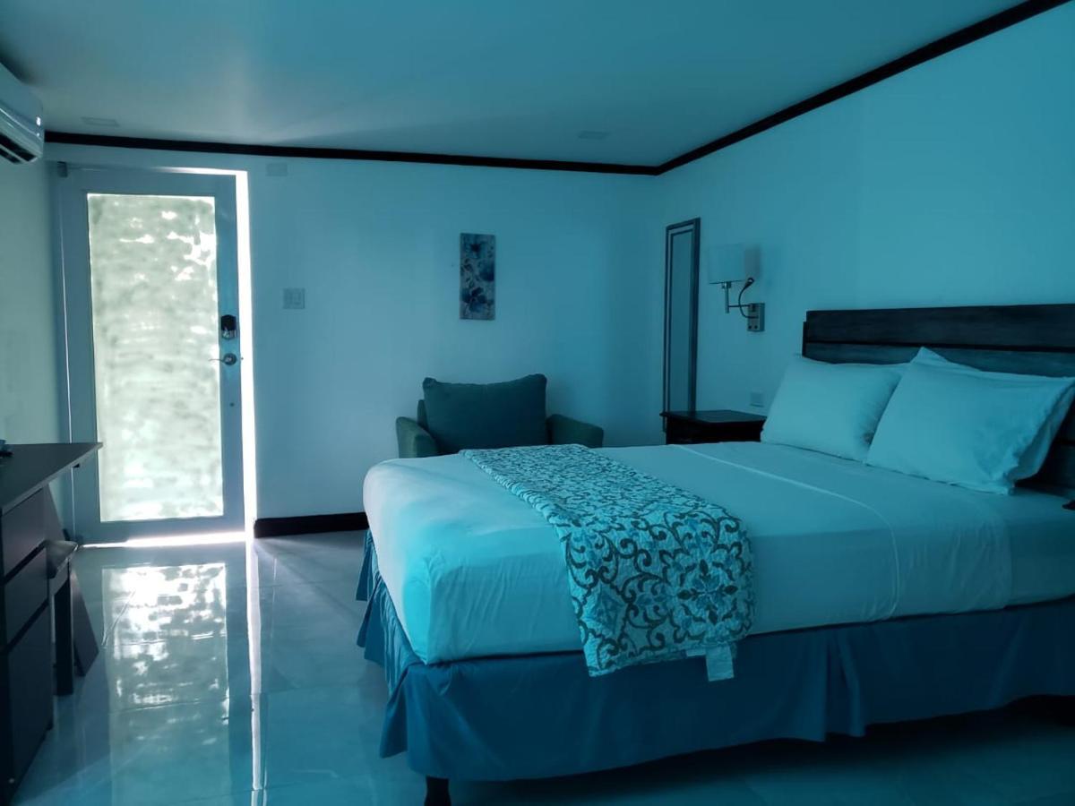 Aparthotel And Blue Seas