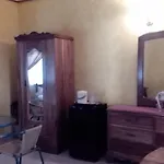 Mariposa Hide-Away
