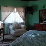 Mariposa Hide-Away