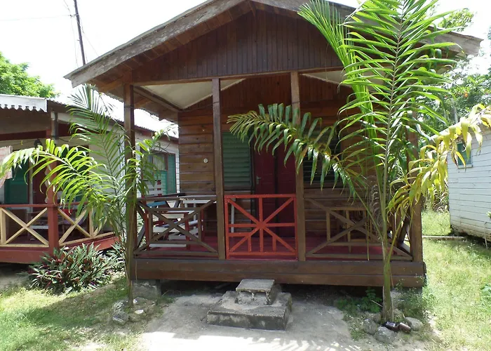 Beach Road Cottages At Jah Bs