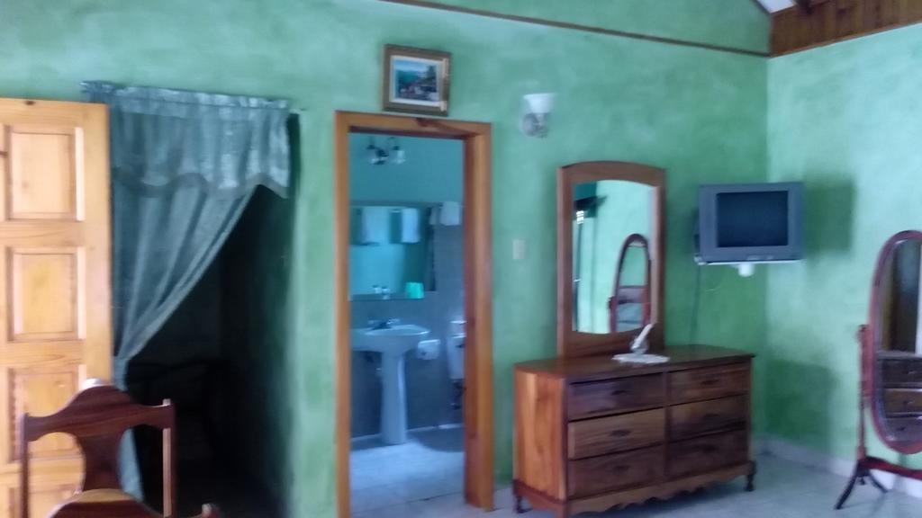 Mariposa Hide-away Hotel 3*