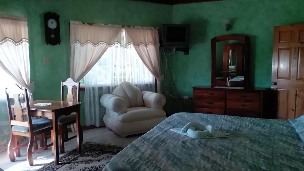 Hotel Mariposa Hide-away Negril