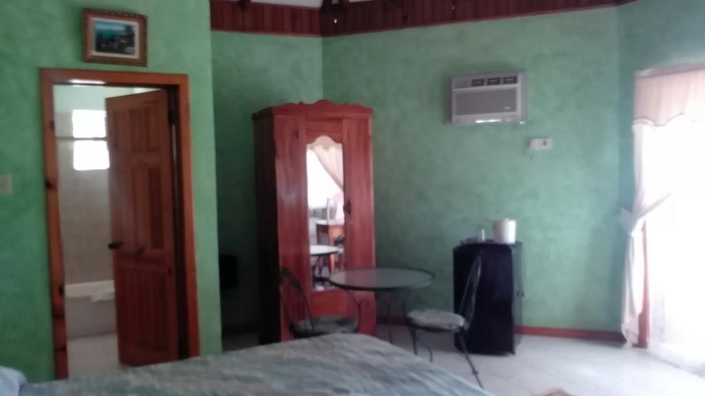 Hotel Mariposa Hide-away