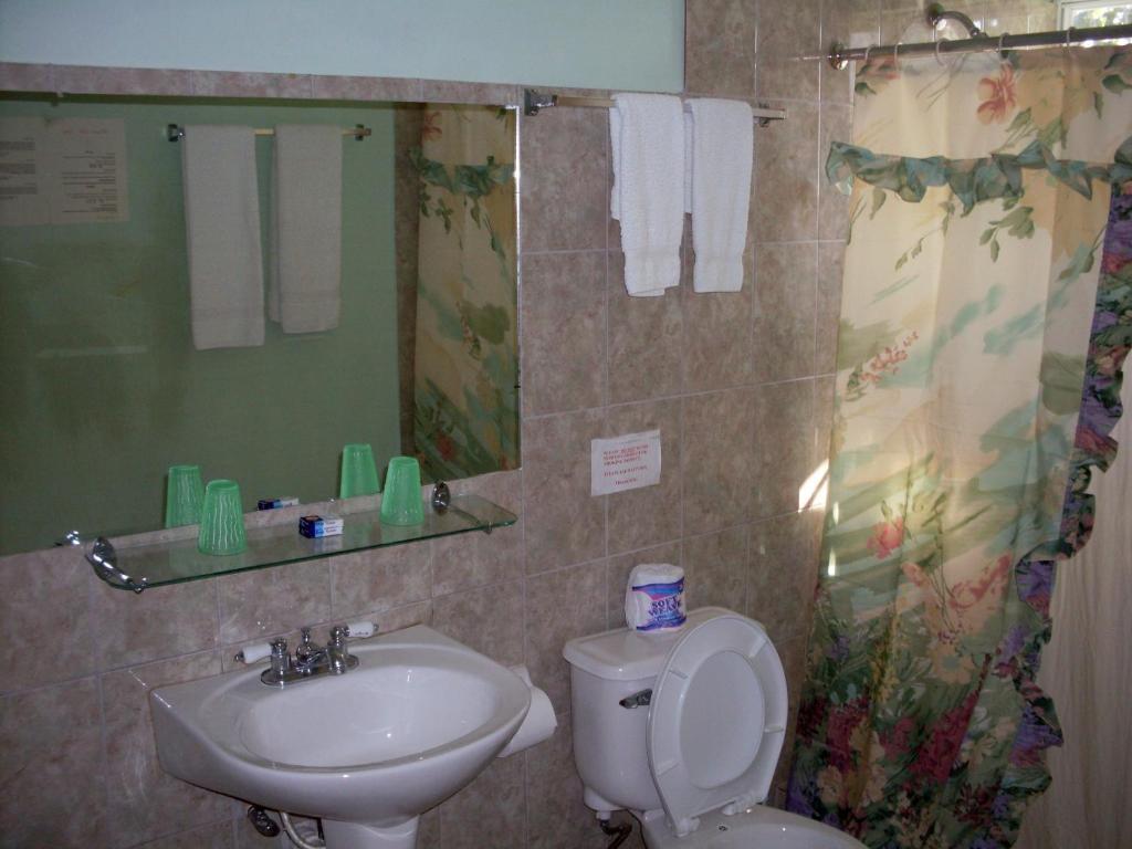 Mariposa Hide-away Hotel