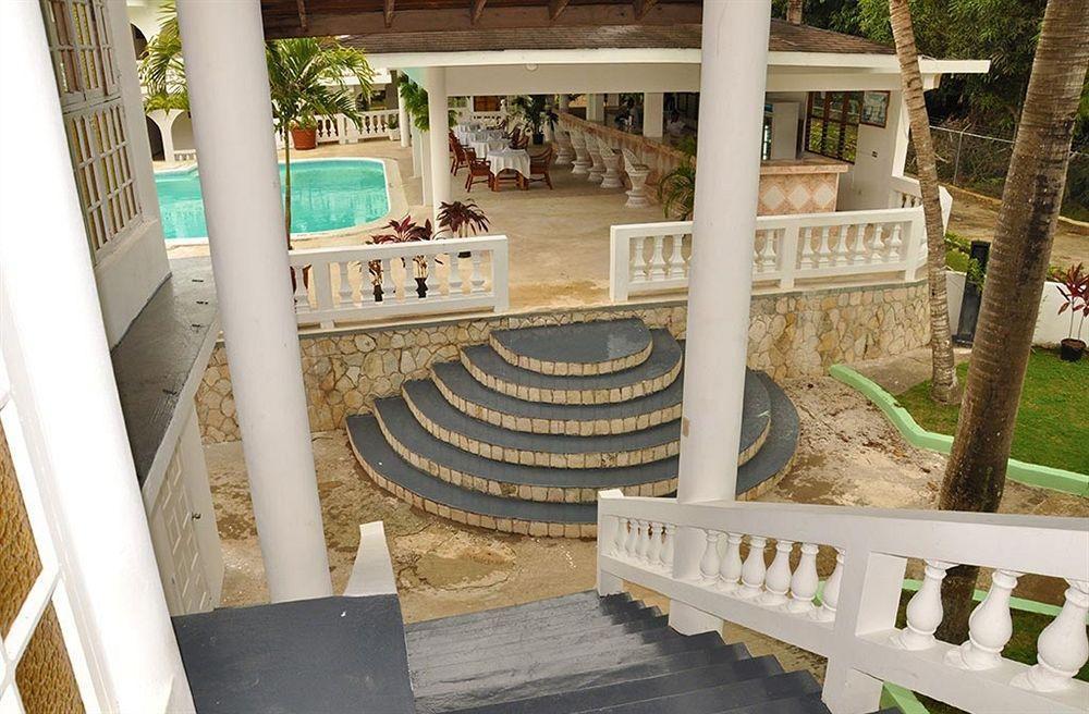 Pure Oasis Hotel 3*