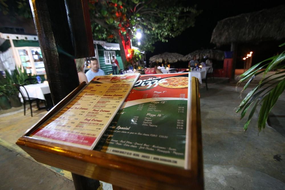 Bar-b-barn 2* Negril