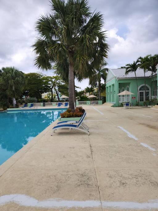 Casa de férias Modern Luxury 2-bedroom 2.5-bathroom Townhouse Negril