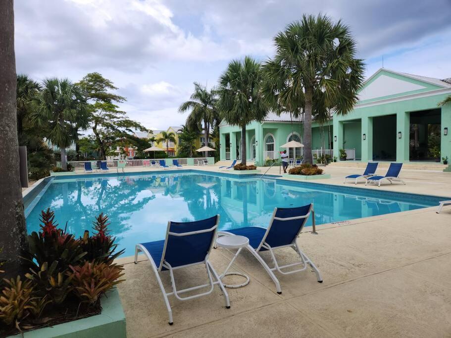 Modern Luxury 2-bedroom 2.5-bathroom Townhouse * Negril