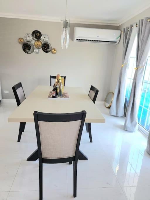 Ferienhaus Brand New Luxurious Townhouse In