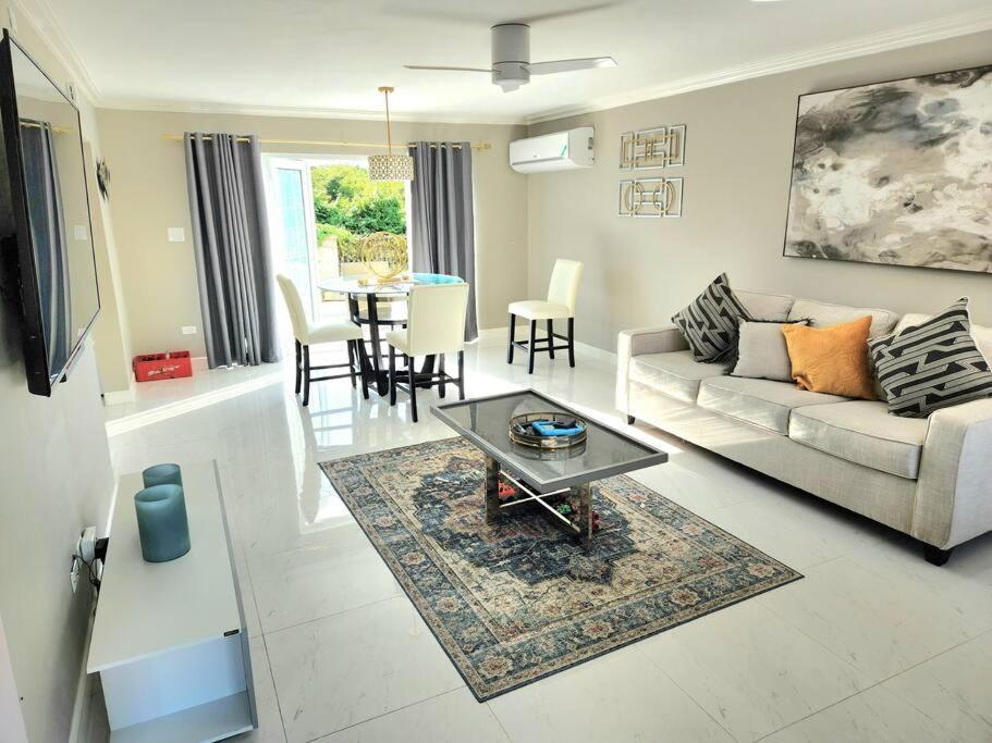 Casa de férias Modern Luxury 2-bedroom 2.5-bathroom Townhouse *