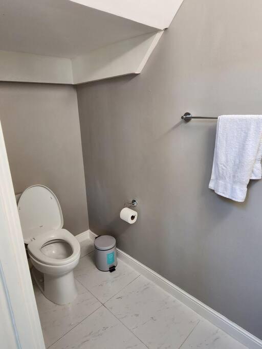Modern Luxury 2-bedroom 2.5-bathroom Townhouse
