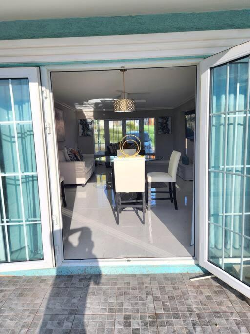 Modern Luxury 2-bedroom 2.5-bathroom Townhouse