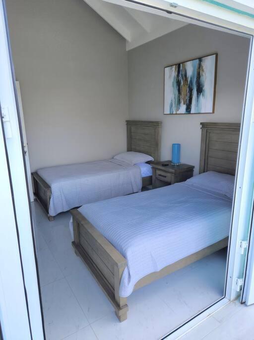 Modern Luxury 2-bedroom 2.5-bathroom Townhouse Casa de férias