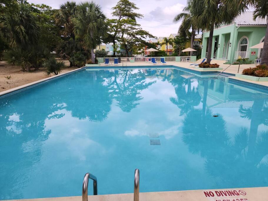Modern Luxury 2-bedroom 2.5-bathroom Townhouse * Negril
