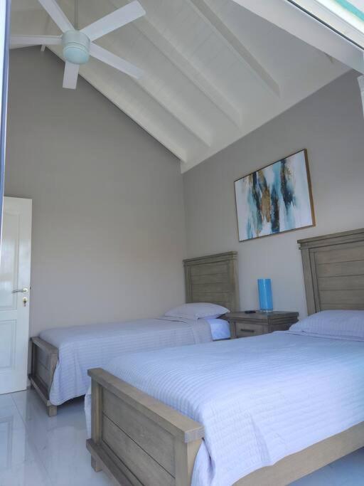 Casa de férias Modern Luxury 2-bedroom 2.5-bathroom Townhouse *