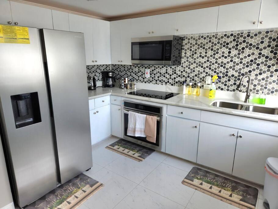 Modern Luxury 2-bedroom 2.5-bathroom Townhouse * Negril