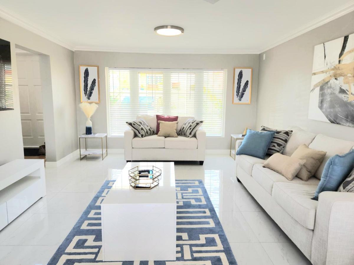 Brand New Luxurious Townhouse In Ferienhaus *