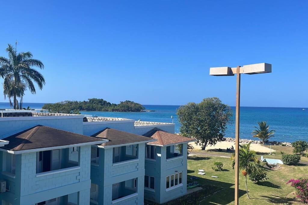 Na Penda-oasis @ Point Village, Negril