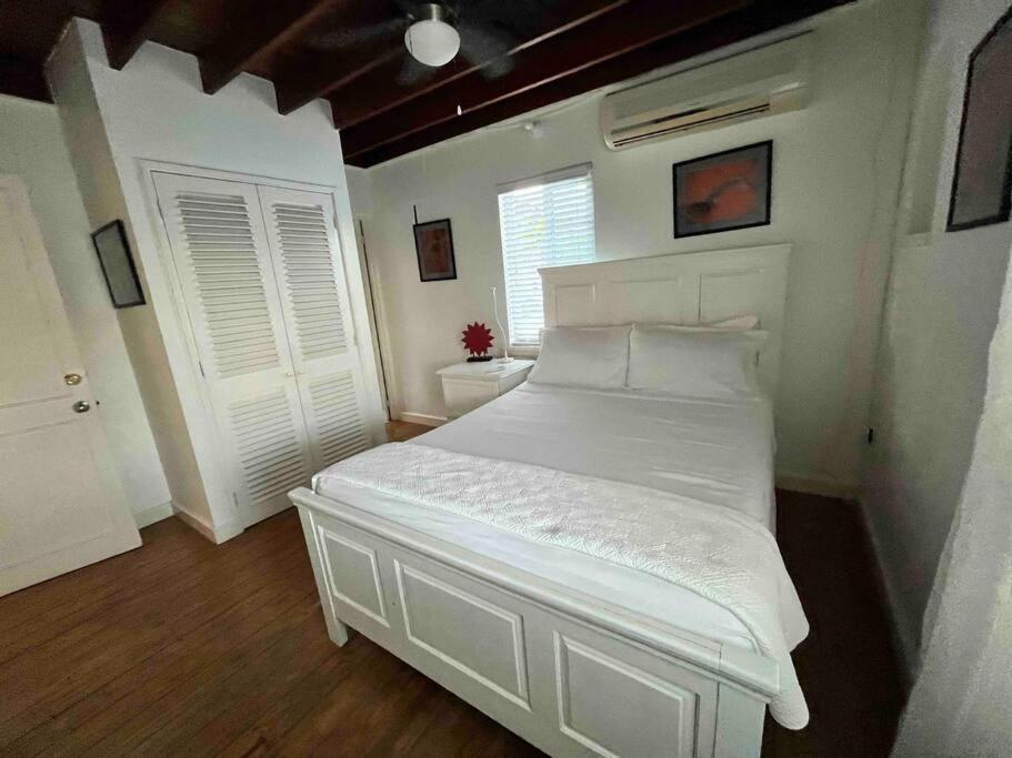 Na Penda-oasis @ Point Village,