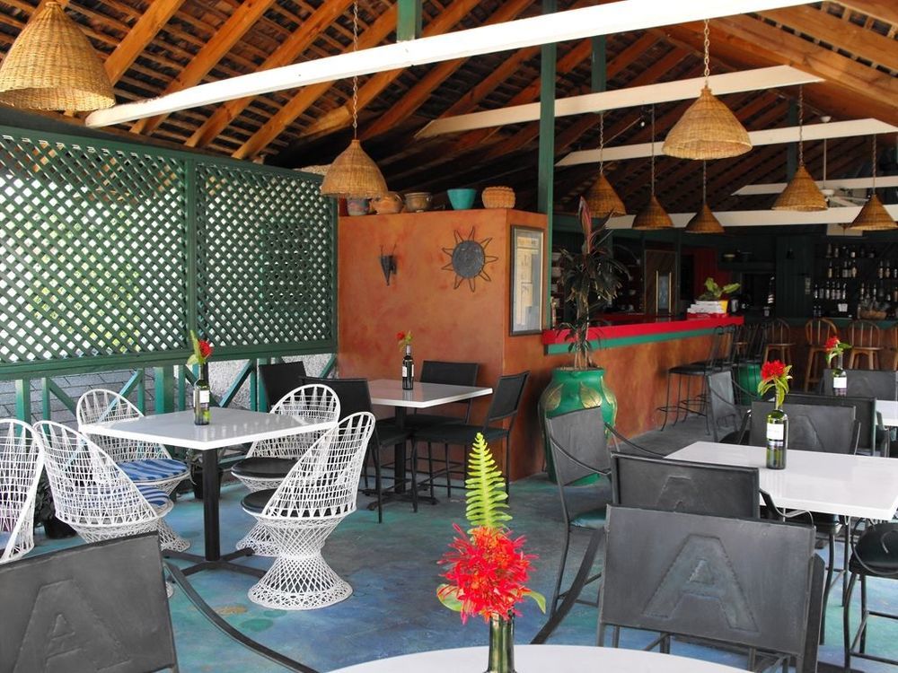 Bar-b-barn Negril