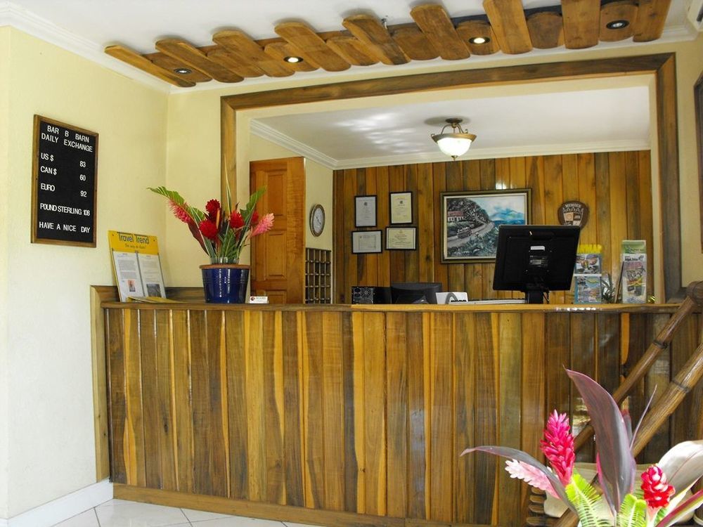 Hotel Bar-b-barn