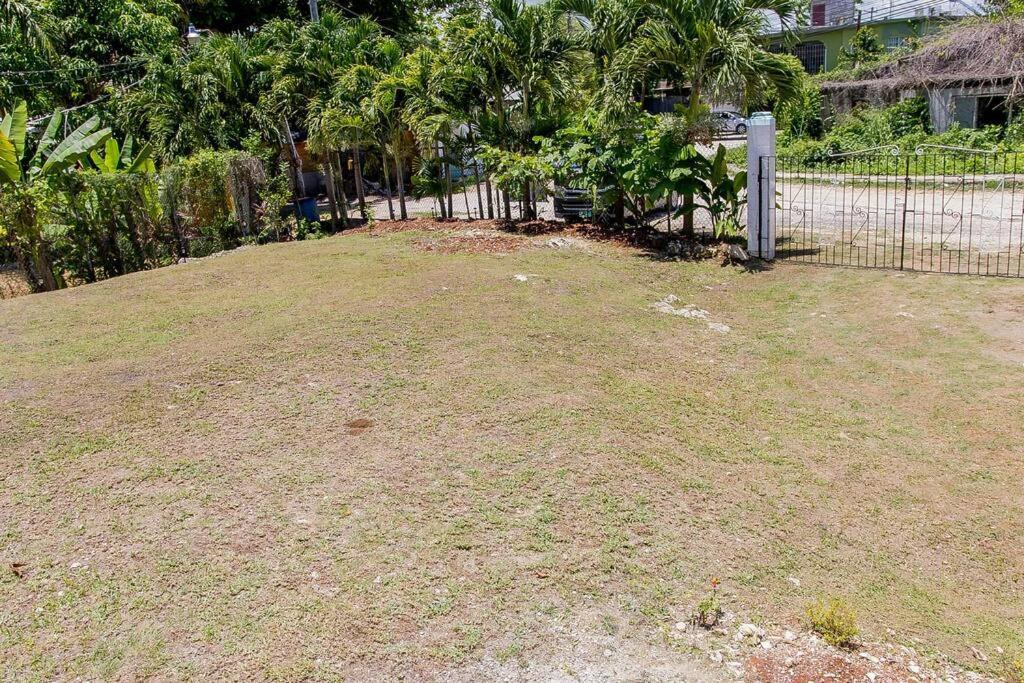Cozy With Nature Views & Modern Amenities Villa