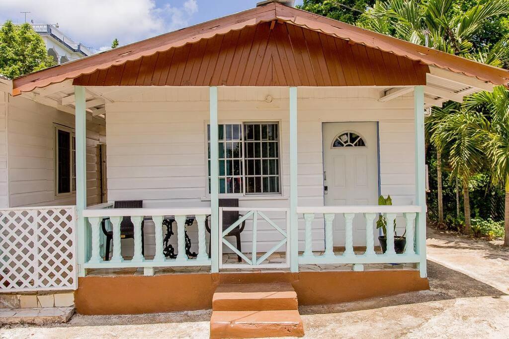 Villa Cozy With Nature Views & Modern Amenities Negril