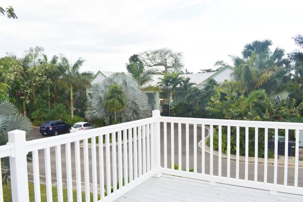 Irie Vibes By The Apartment Negril