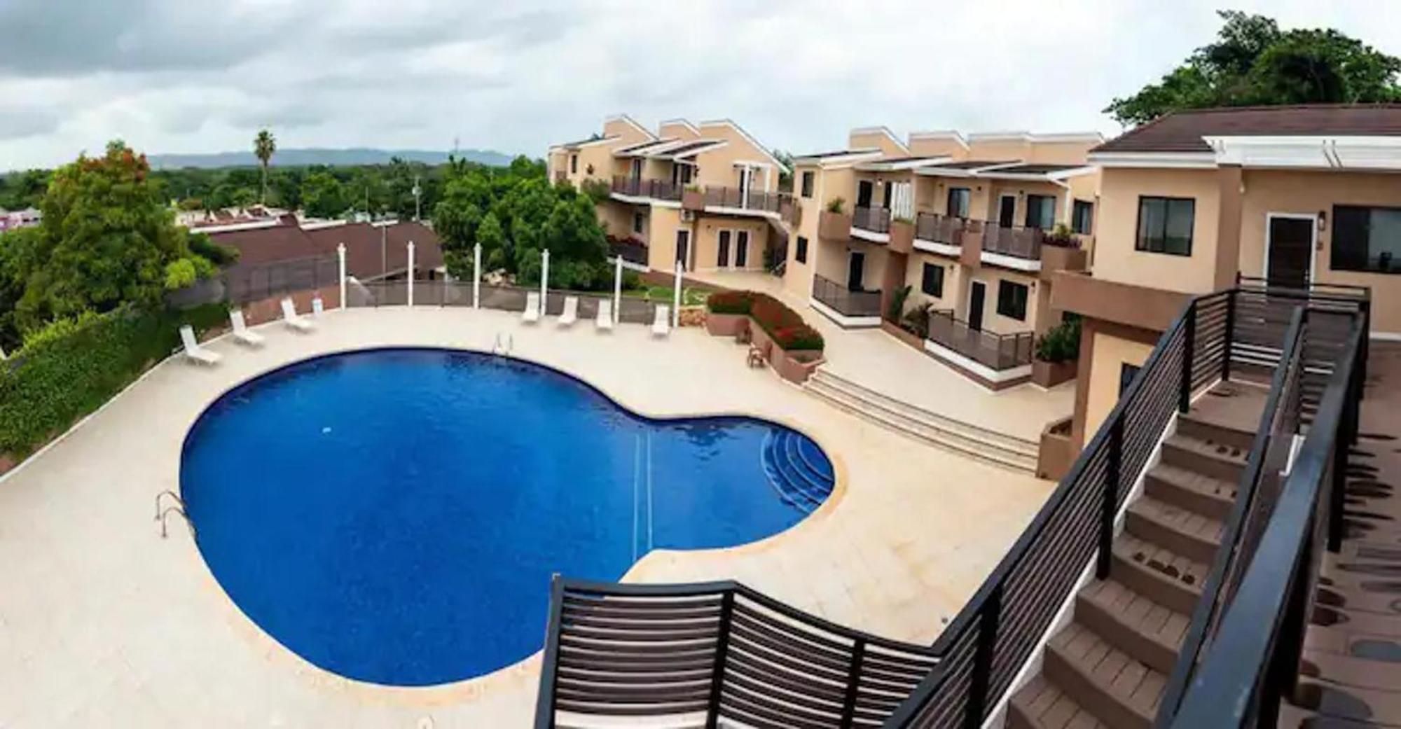 Beautiful 1-bed In Jamaica