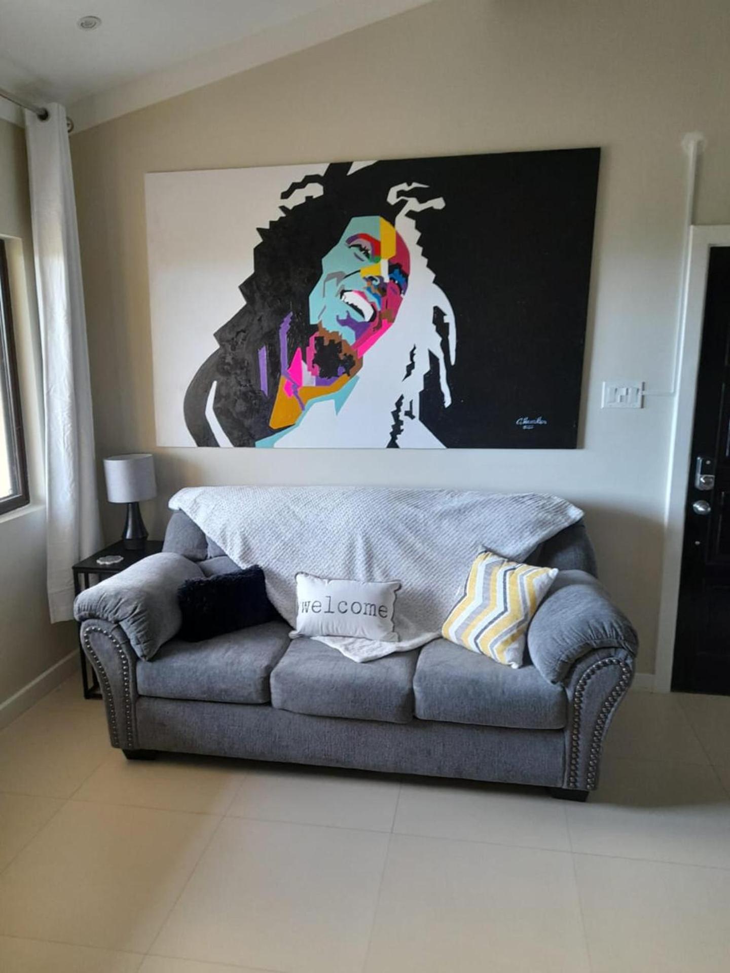 Beautiful 1-bed In Jamaica *