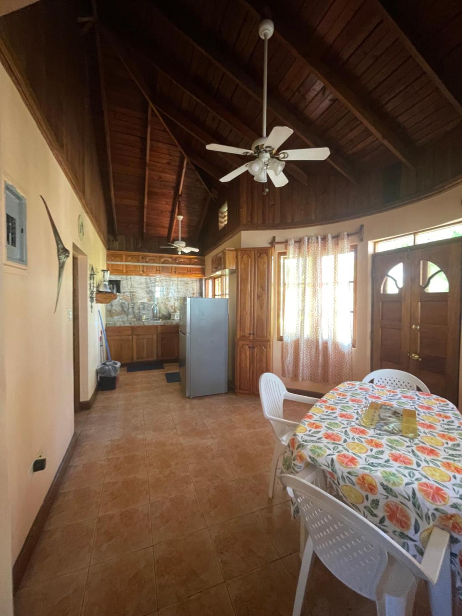 R&v Negril