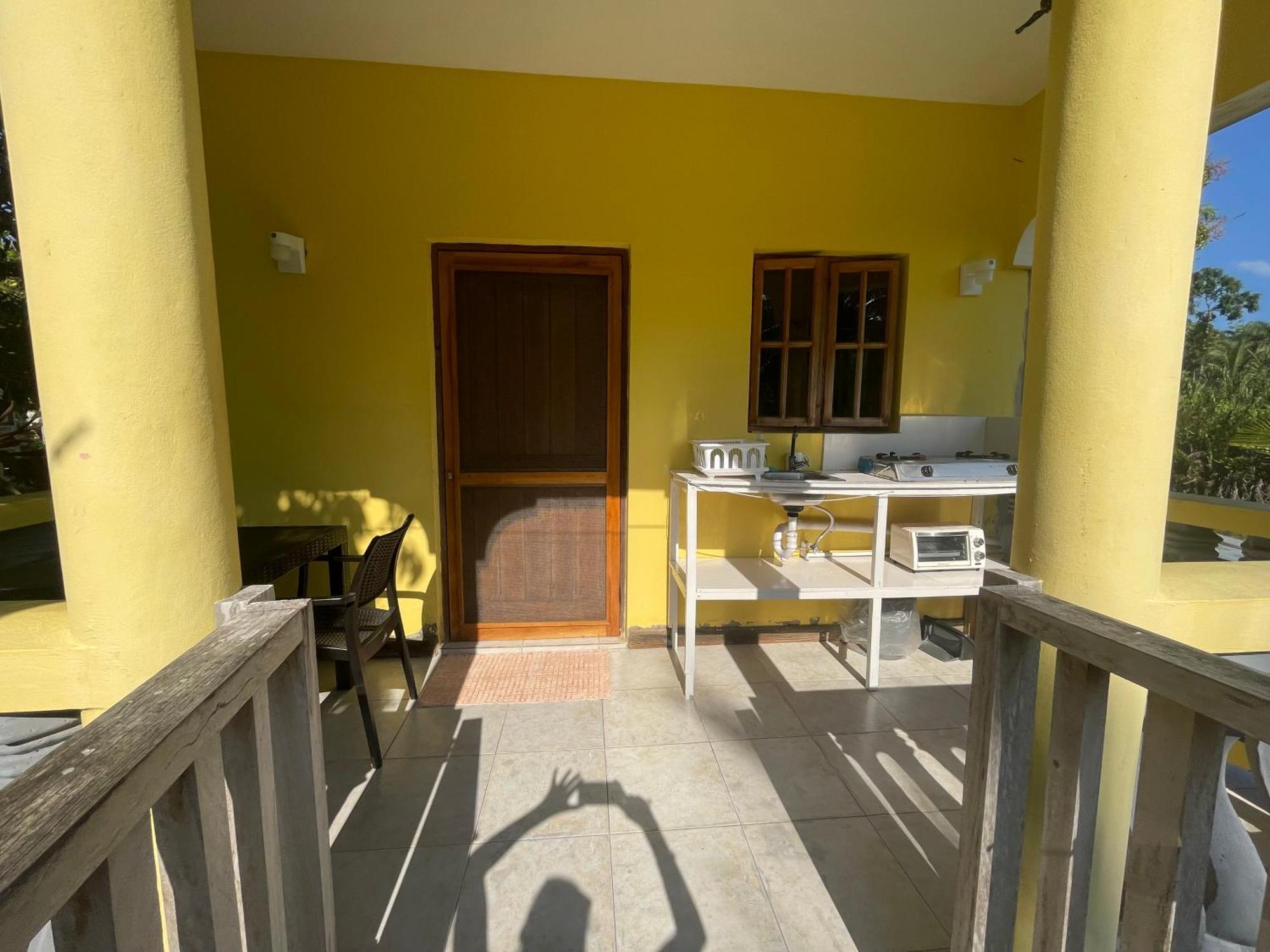 R&v Holiday home Negril