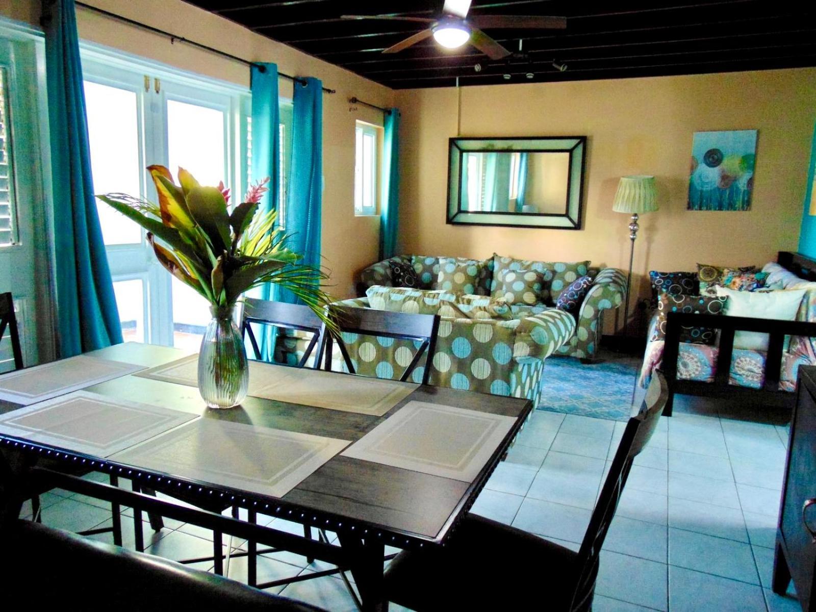 Seaside 2 Bedroom Oasis At 7 Miles Beach, Negril, Point Village Holiday home Negril