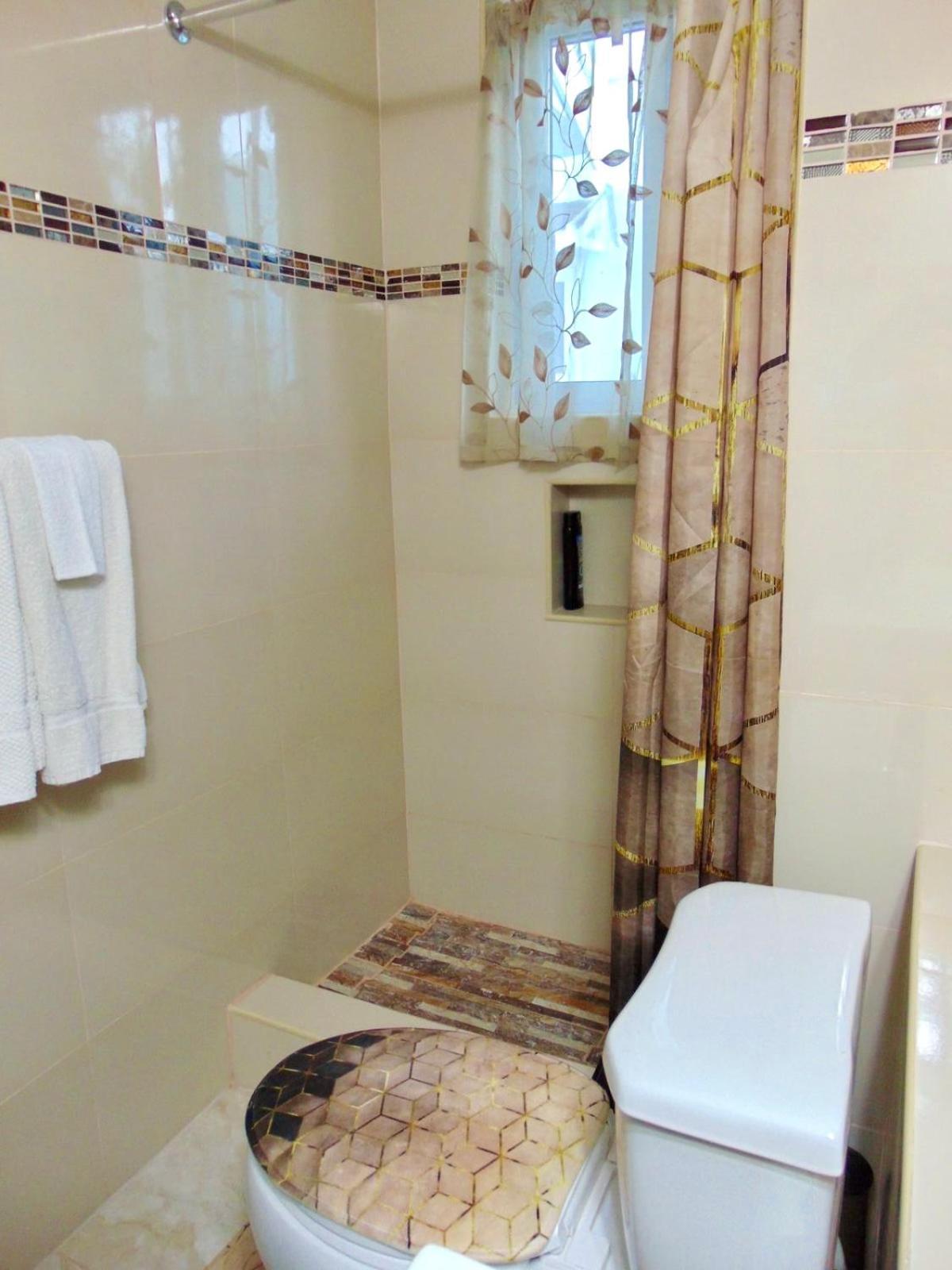 Seaside 2 Bedroom Oasis At 7 Miles Beach, Negril, Point Village Holiday home Negril