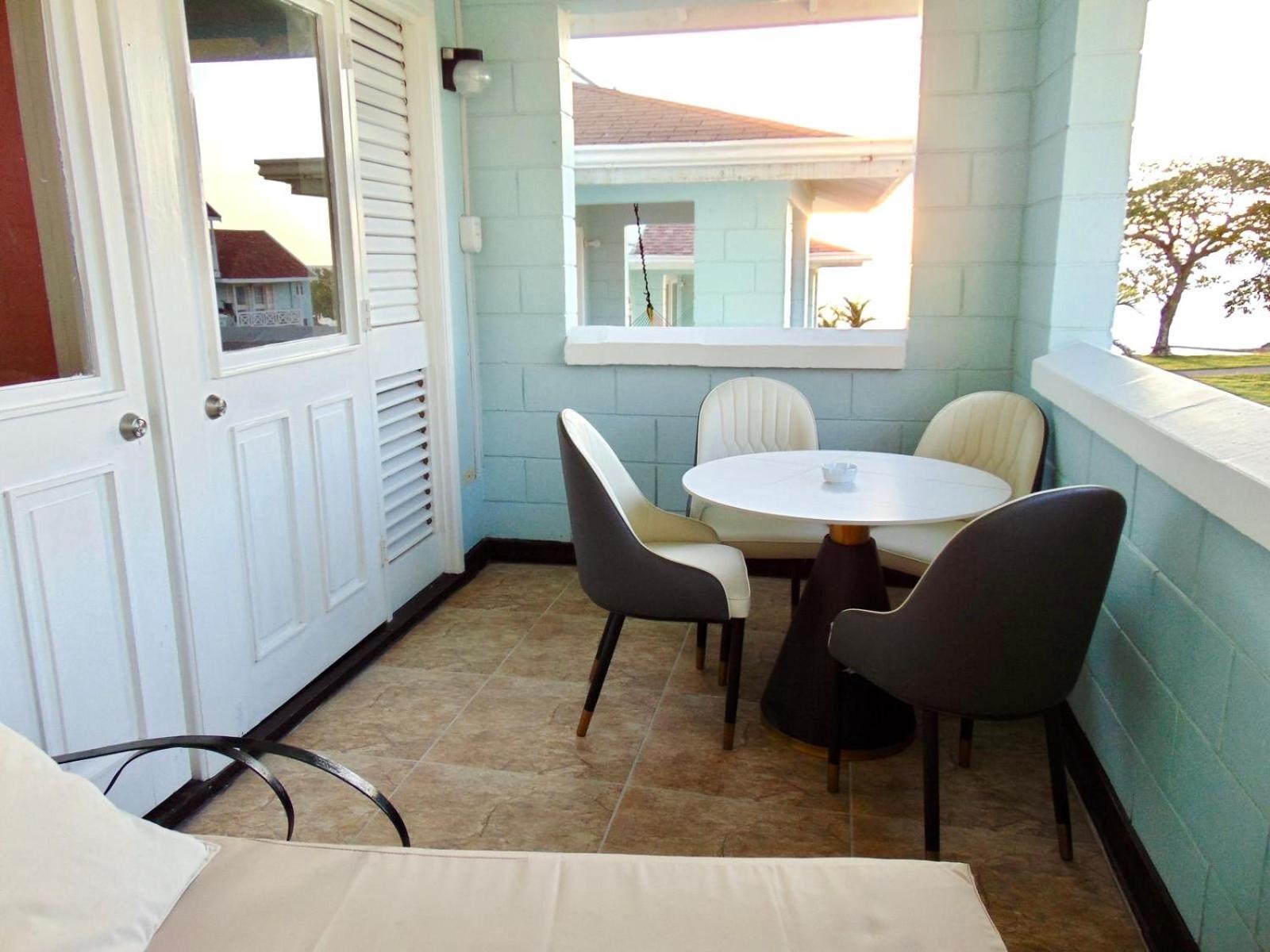 Seaside 2 Bedroom Oasis At 7 Miles Beach, Negril, Point Village * Negril