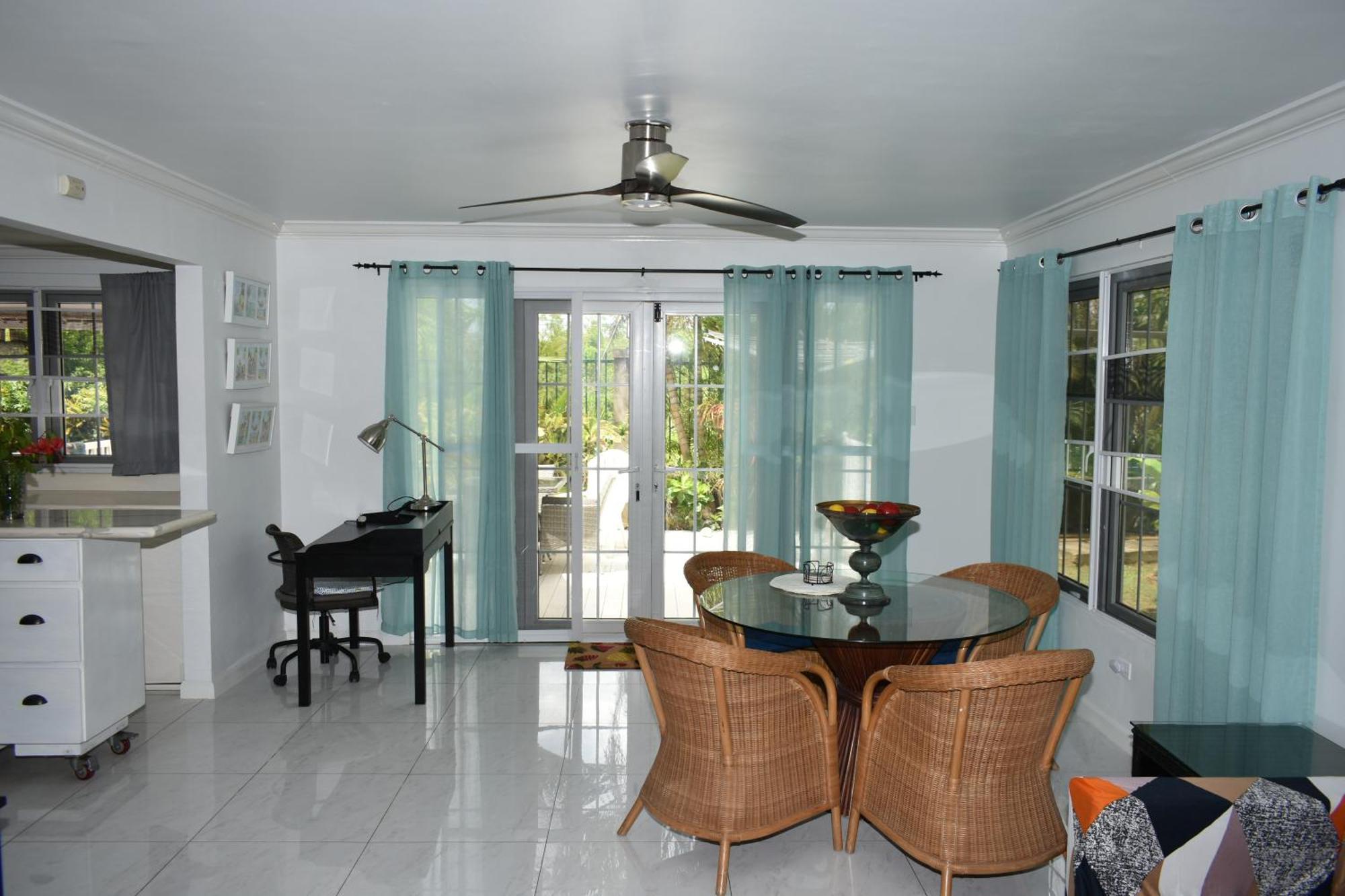 Irie Vibes By The Apartment Negril