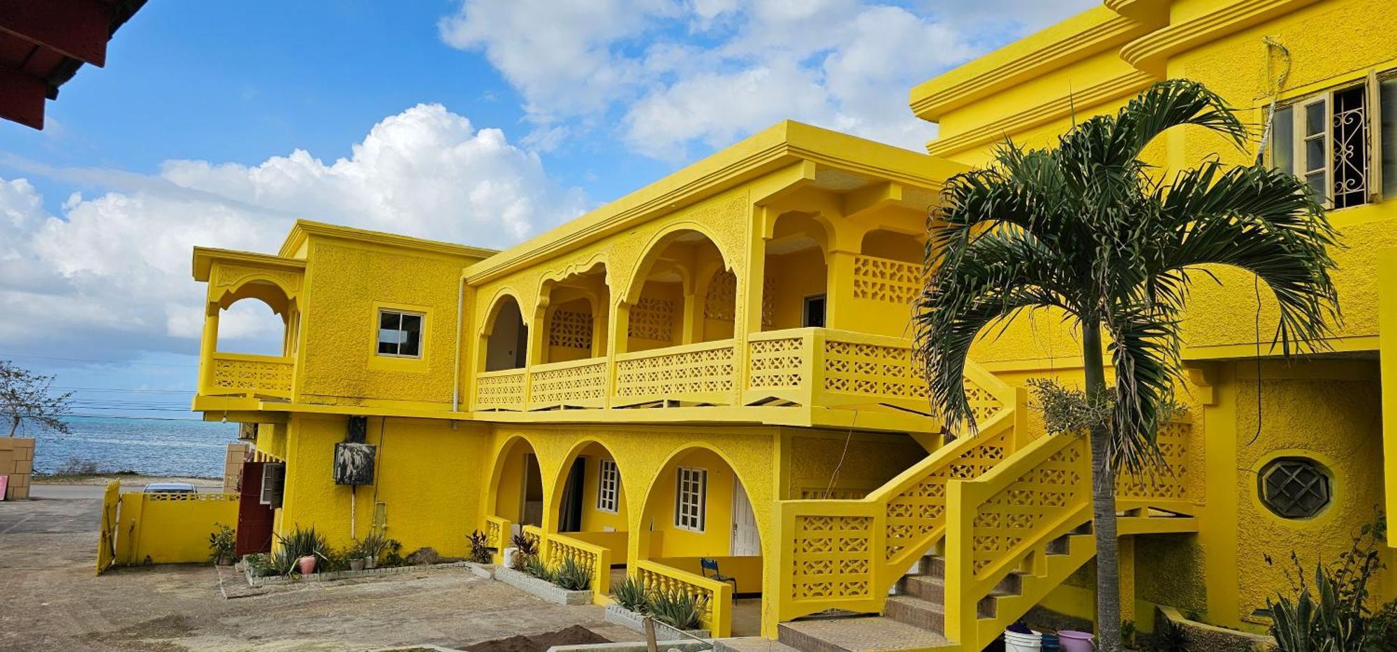 Seaesta Apartment *