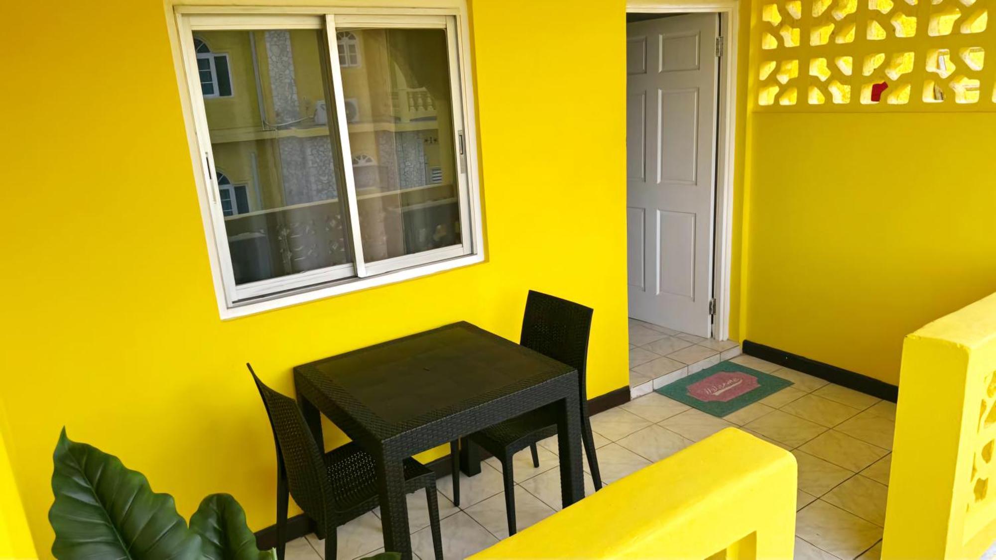 Seaesta Apartment *