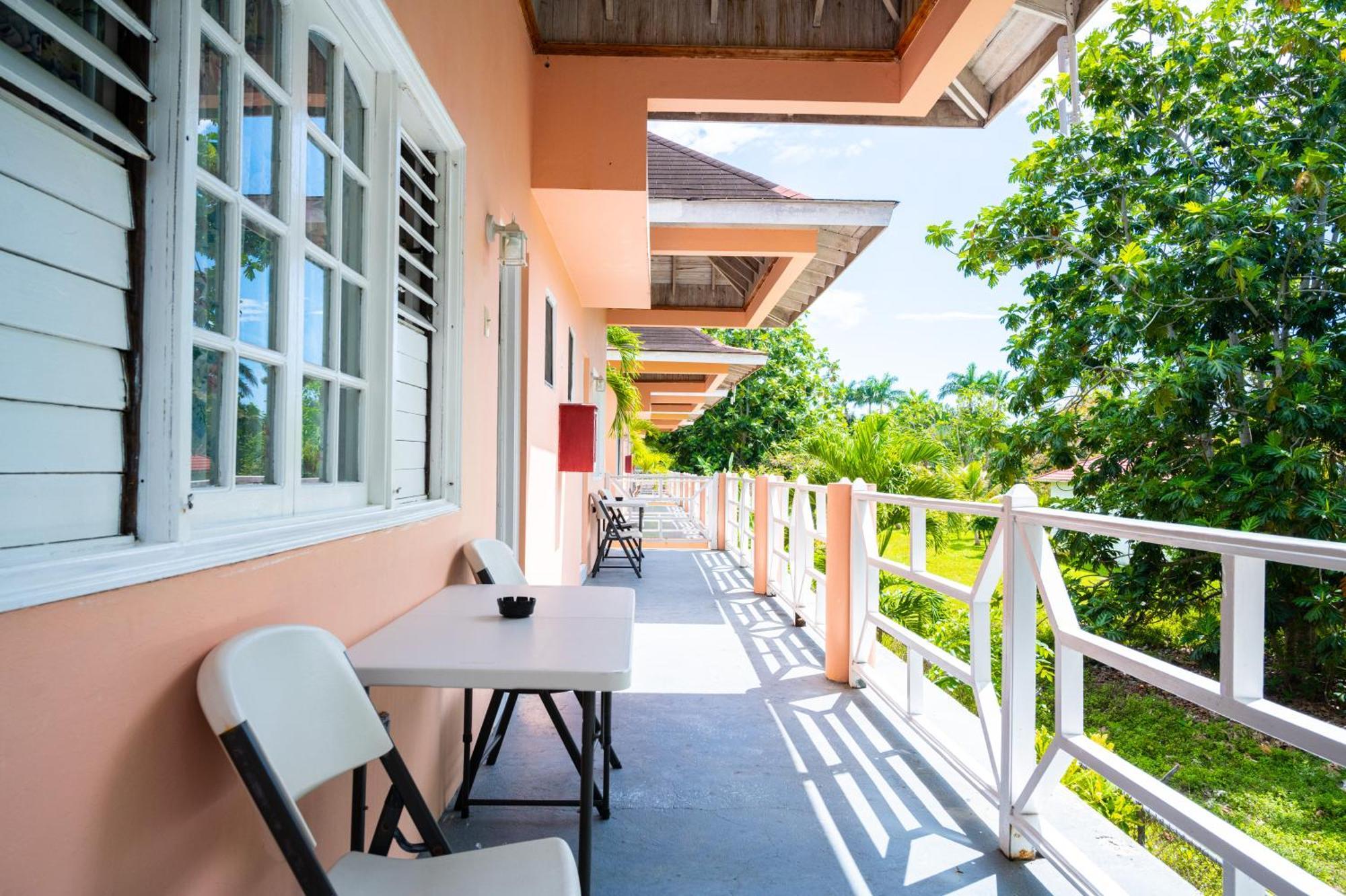 Shields 3* Negril