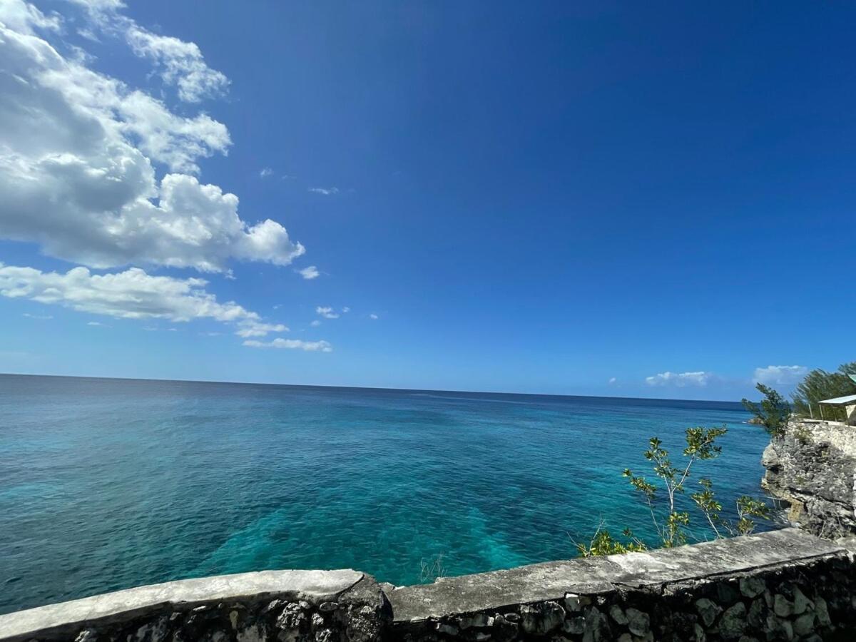 Ocean Breeze House With Pool Holiday home Negril