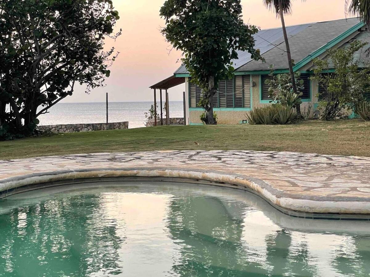Ocean Breeze House With Pool Holiday home *